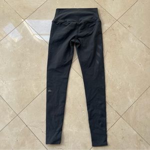 ALO YOGA DARK GREY LEGGINGS